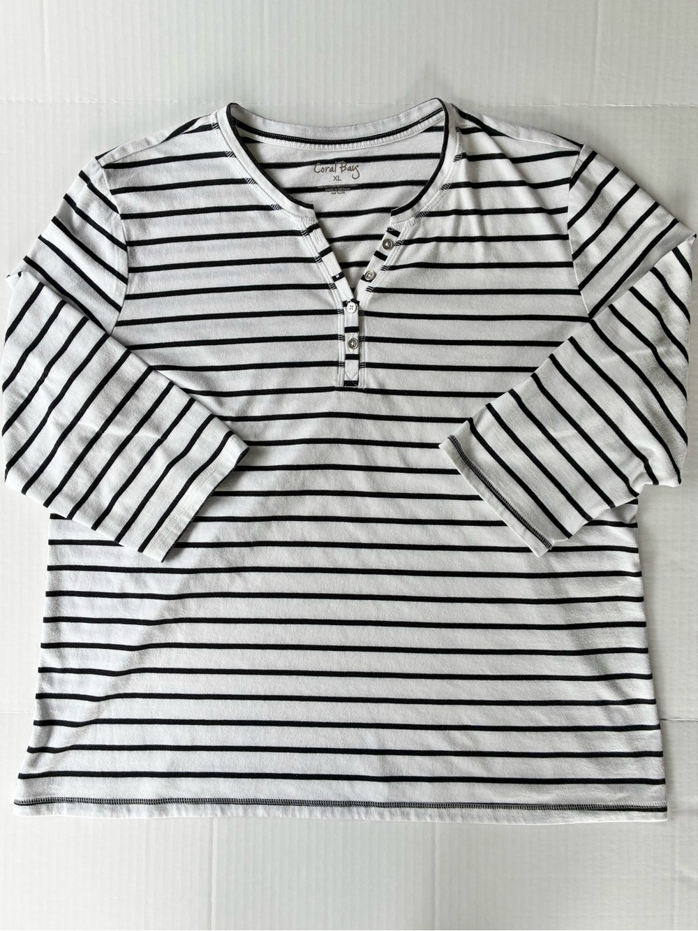 Coral Bay Women’s 3/4 Sleeve White & Black Striped Henley Top Size XL
